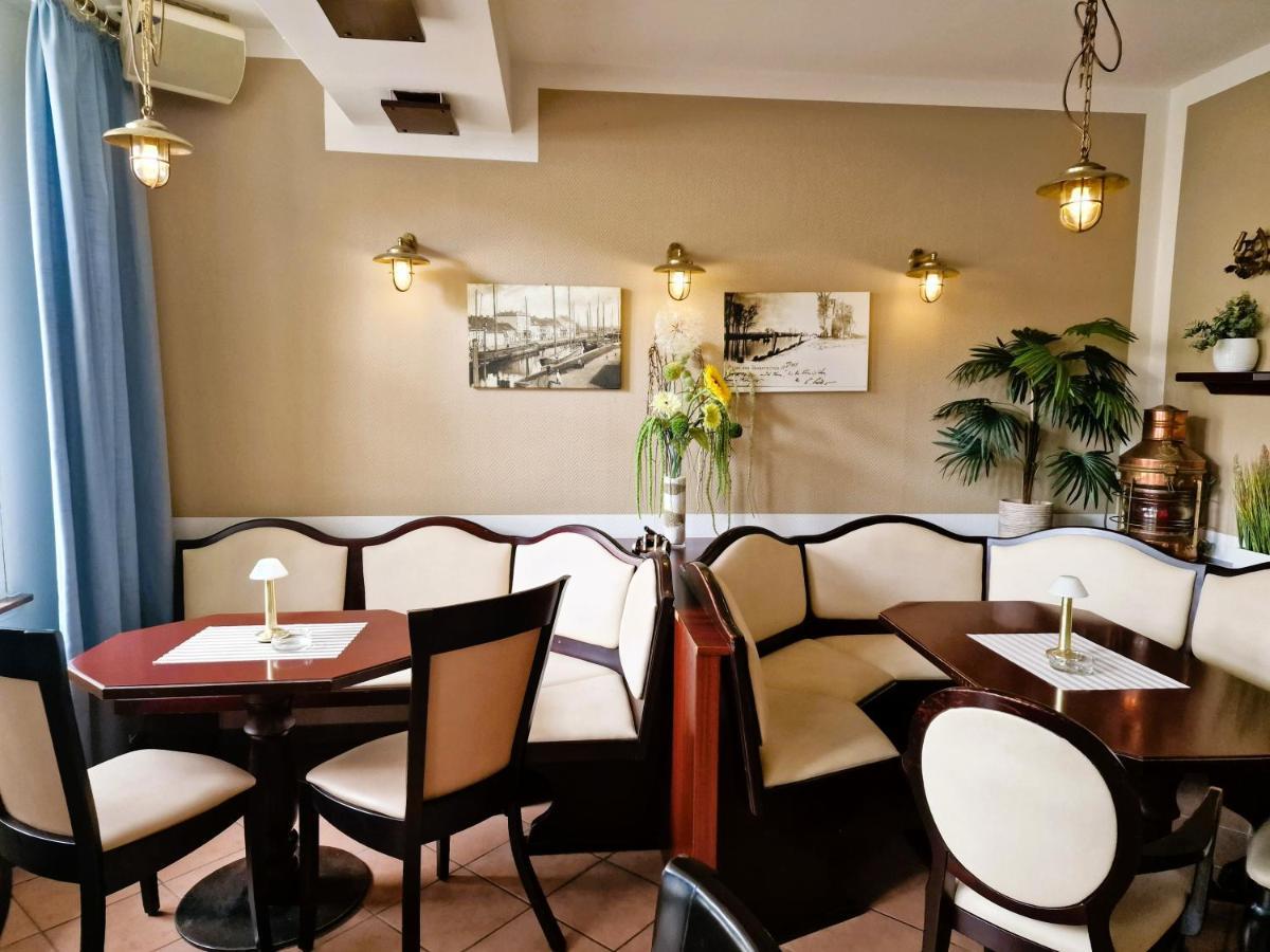 Hotel Am Markt & Brauhaus Stadtkrug Юкермюнде Екстер'єр фото