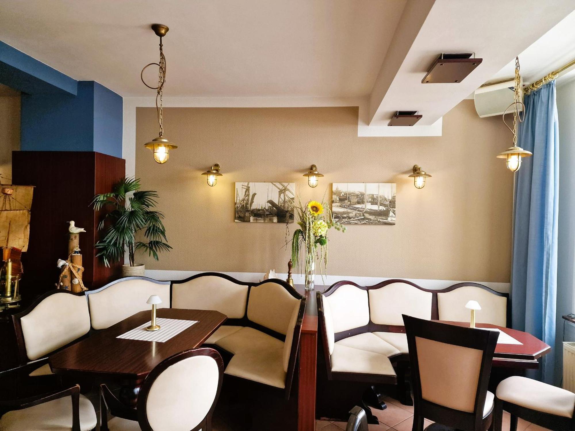 Hotel Am Markt & Brauhaus Stadtkrug Юкермюнде Екстер'єр фото