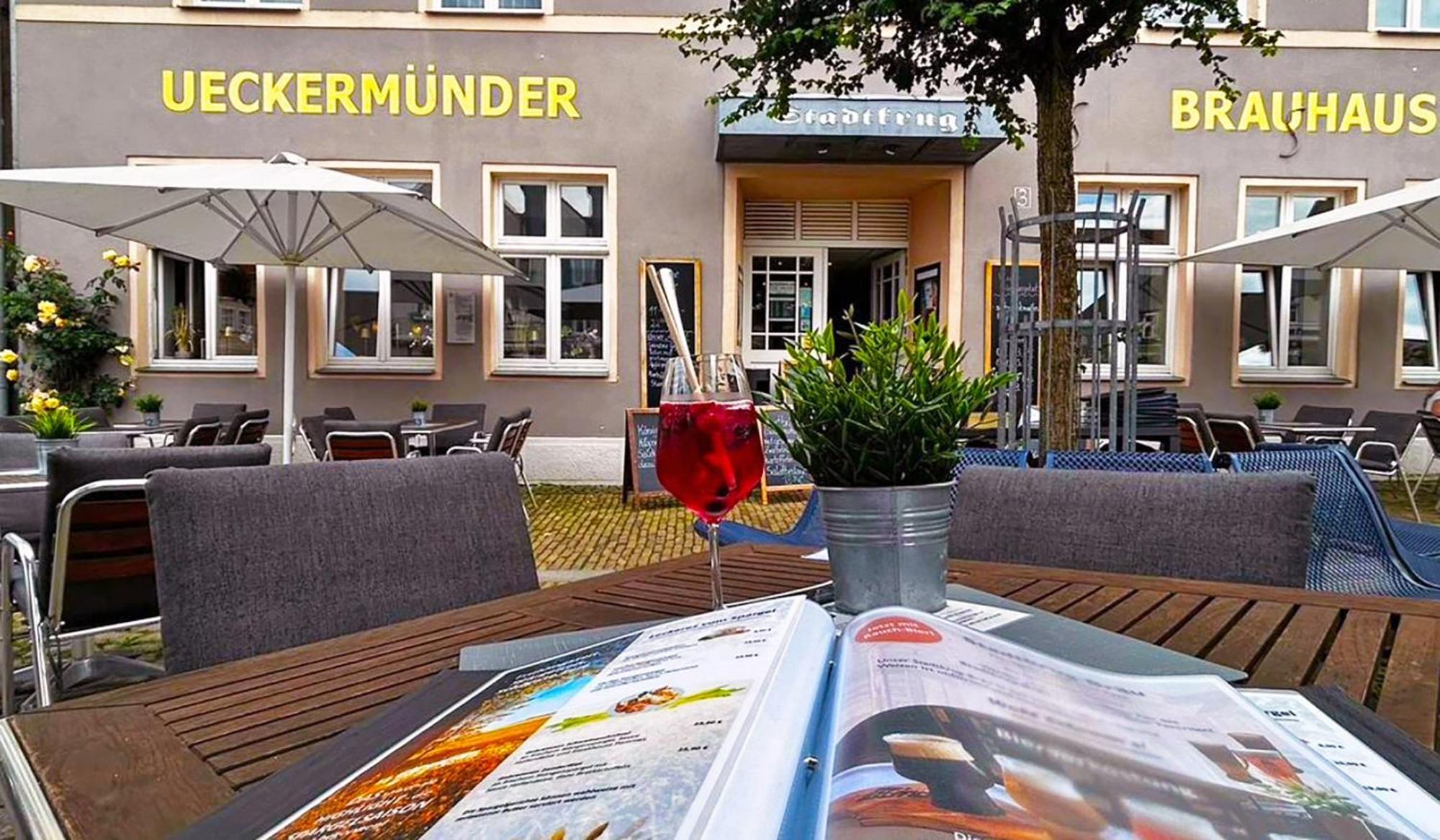 Hotel Am Markt & Brauhaus Stadtkrug Юкермюнде Екстер'єр фото