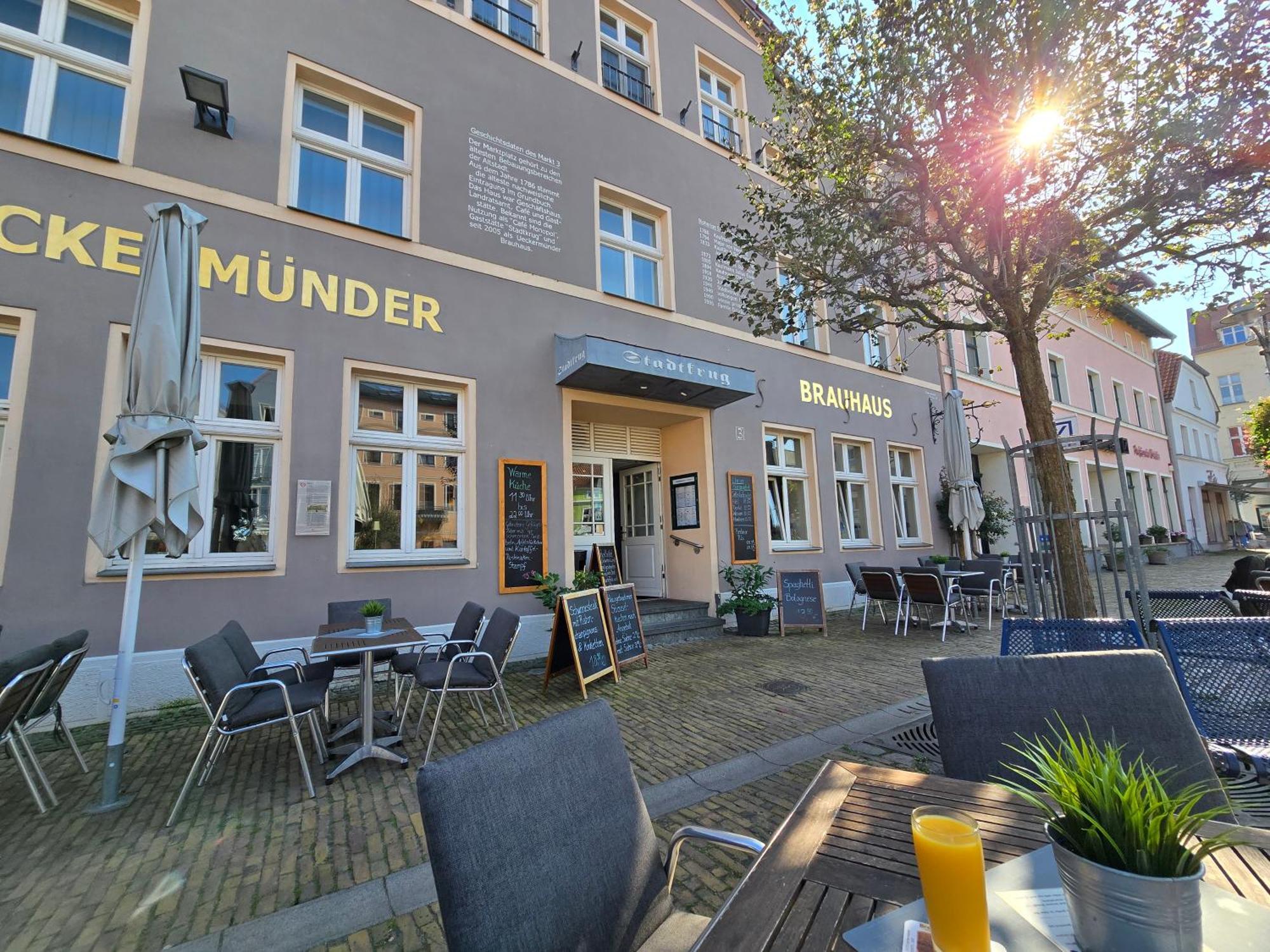 Hotel Am Markt & Brauhaus Stadtkrug Юкермюнде Екстер'єр фото